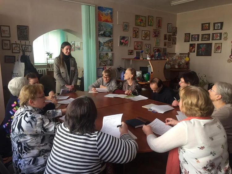 С 9 марта в отделении дневного пребывания для граждан пожилого возраста г. Полоцка реализовывается инновационный образовательный проект «Школа иностранного языка»