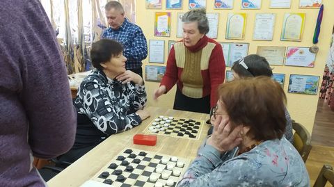 В рамках республиканской благотворительной акции «От всей души» 11 января в отделении дневного пребывания для граждан пожилого возраста прошёл Рождественский шашечный турнир «Стратег»