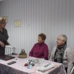 В социальном пункте расположенному по ул.Тросницкая, д.51 26.10.2022 психолог отделения социальной адаптации и реабилитации ГУ «Территориальный центр социального обслуживания населения Полоцкого района» провел групповое занятие рамках проекта по профилактике деменции «Школа памяти и интеллекта»