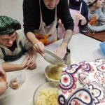 Трудовая мастерская «Гаспадыня», которая начала работу в отделении дневного пребывания для инвалидов г.Полоцка в этом году вновь распахнула свои двери для очередного мастер-класса.